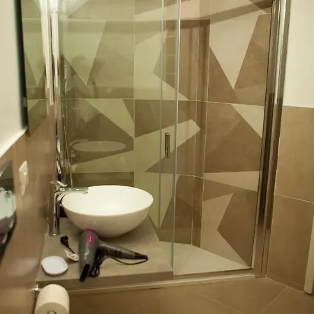 לינה וארוחת בוקר Casapaola 4*